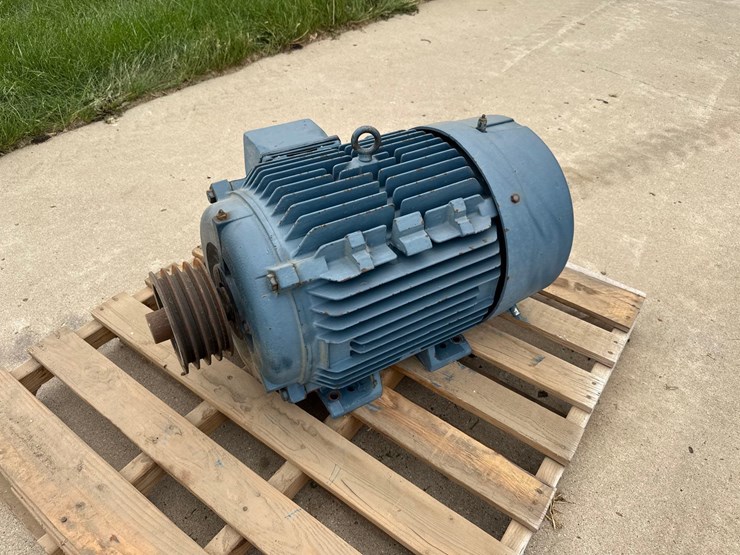 nema-40hp-electric-motor-image-3