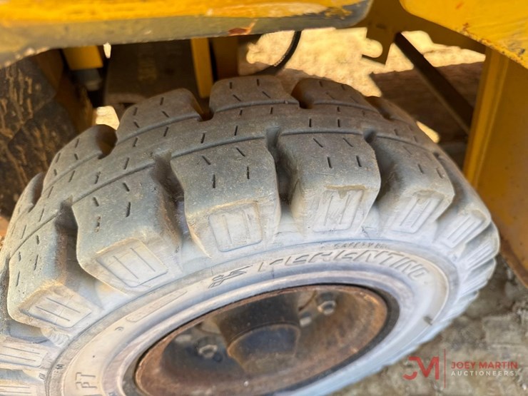 komatsu-fg25ht-16-image-9