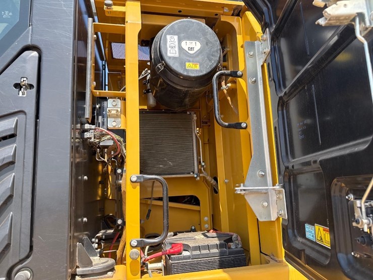 2018-caterpillar-326fl-image-27