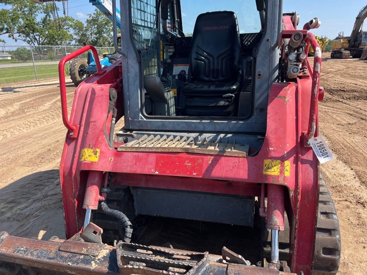 2016-takeuchi-tl8-image-17