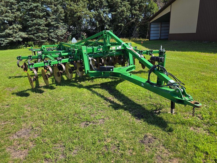 2016-john-deere-18-image-72