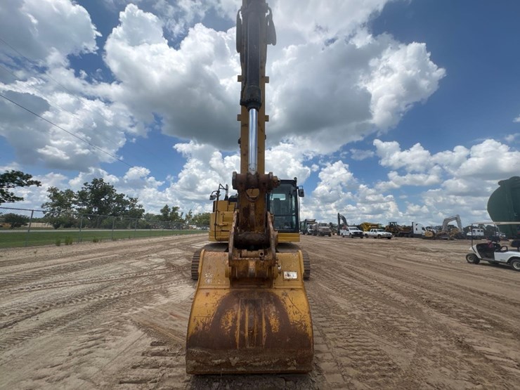 2016-caterpillar-325fl-image-3