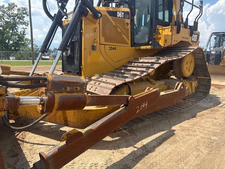 caterpillar-d6t-lgp-image-9