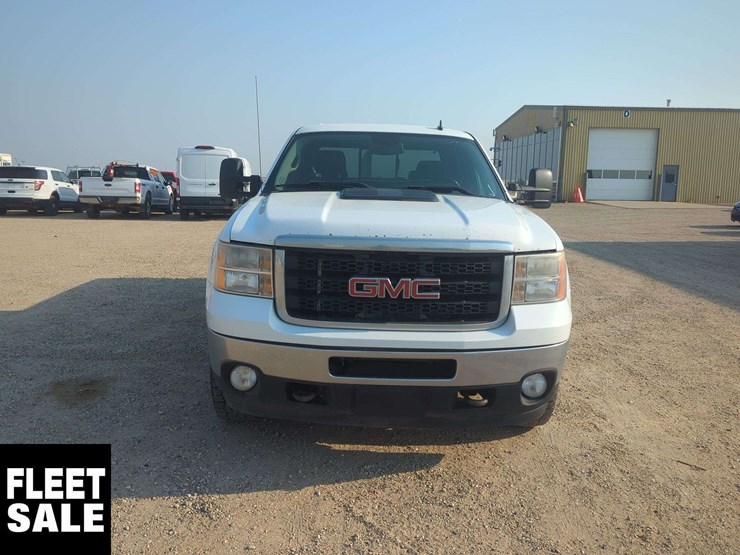 2011-gmc-sierra-2500hd-image-26