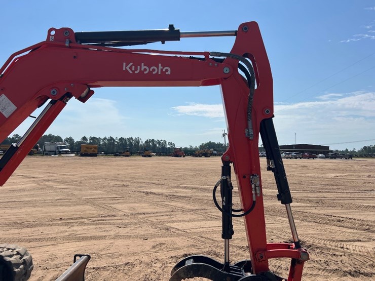 2022-kubota-kx040-4-image-25