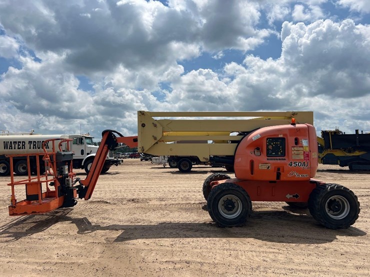 2008-jlg-450aj-image-5