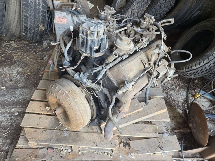 1982-chevrolet-camaro-z28-engine,-305-cross-fire-injected-v8,-ran-strong-when-removed-image-1