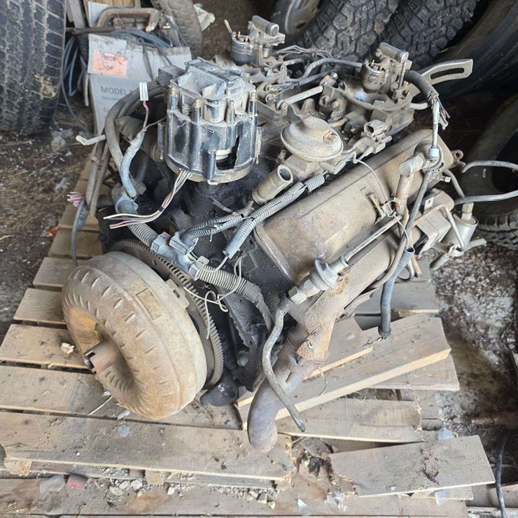1982 Chevrolet Camaro Z28 Engine, 305 Cross Fire Injected V8, Ran Strong When Removed