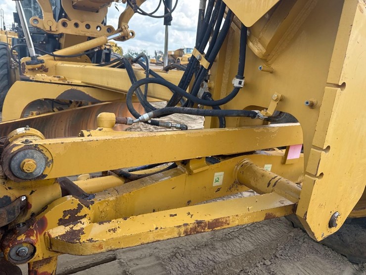 caterpillar-140m-vhp-image-22