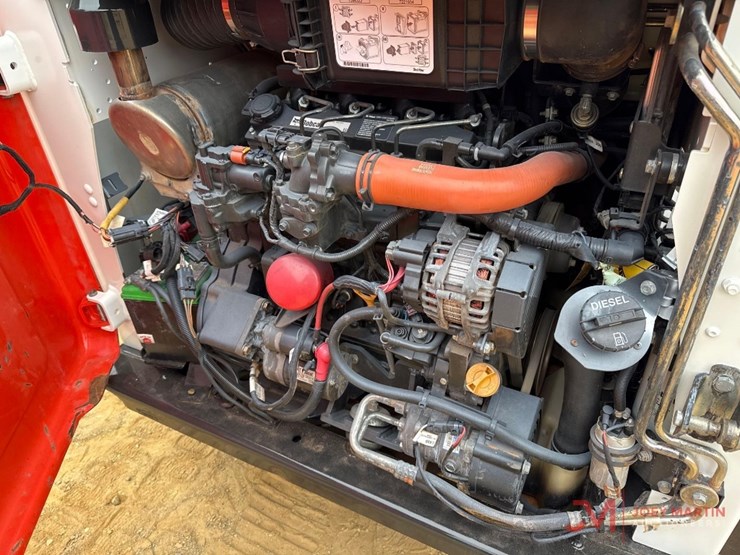 2023-bobcat-t595-image-8