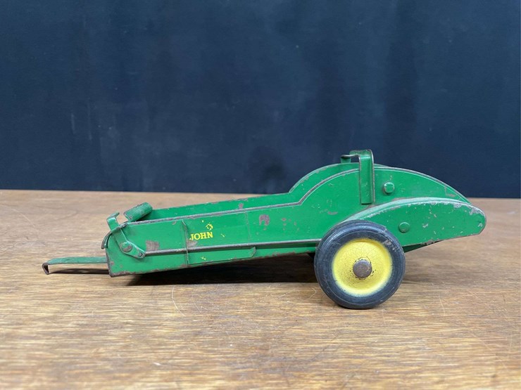 john-deere-16-image-3
