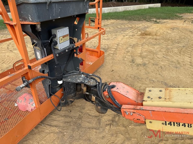 2014-jlg-400s-image-10