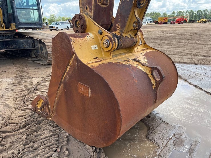 2015-caterpillar-336fl-image-22
