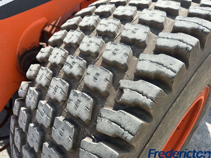 2014-doosan-dl250-image-11