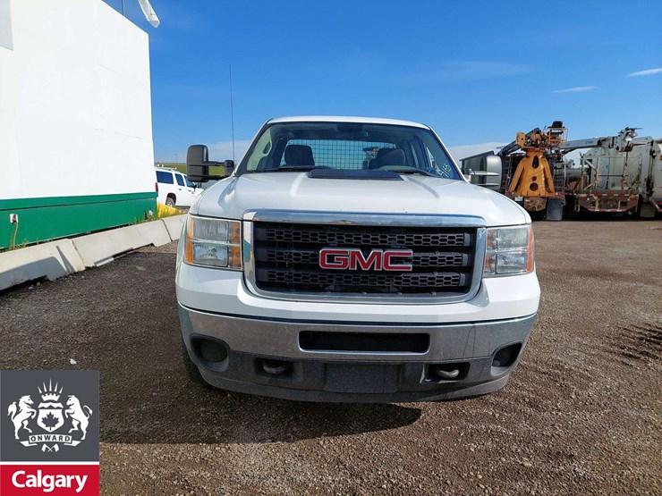 2013-gmc-sierra-2500hd-image-14