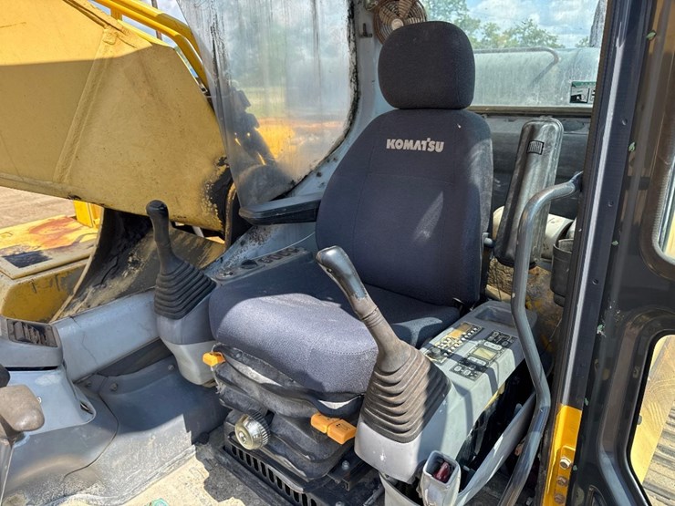 2005-komatsu-pc400-lc-7l-image-40
