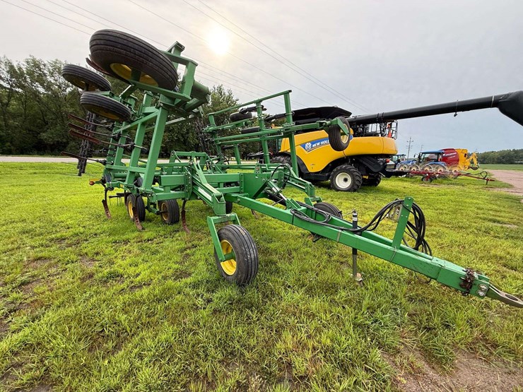 john-deere-680-image-19