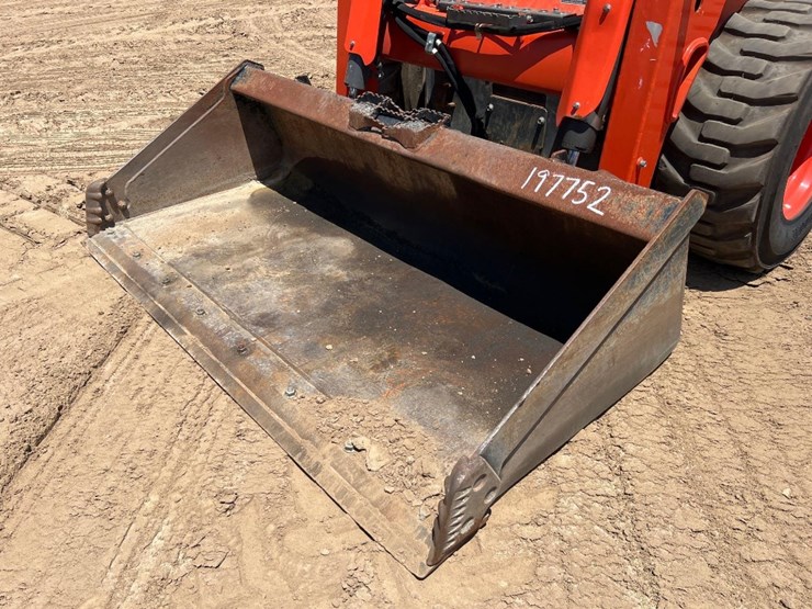 2020-kubota-ssv75-image-14