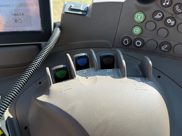 john-deere-6155r-image-32