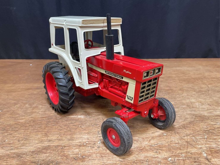 1/16-ih-966-ertl-image-8