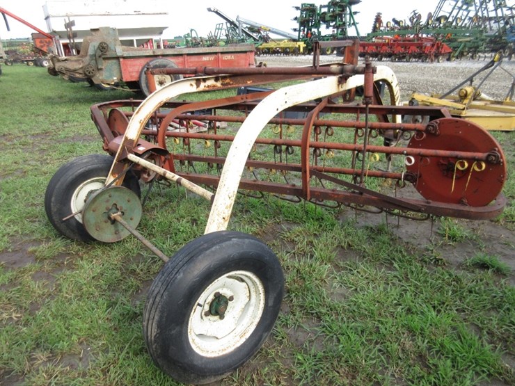 avco-/-new-idea-hayrake-image-3