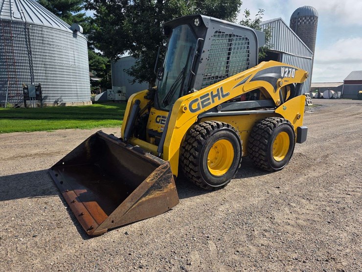 2019-gehl-v270-image-3
