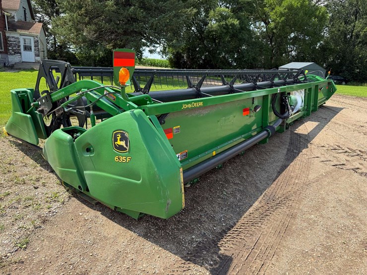 2011-john-deere-635f-image-5