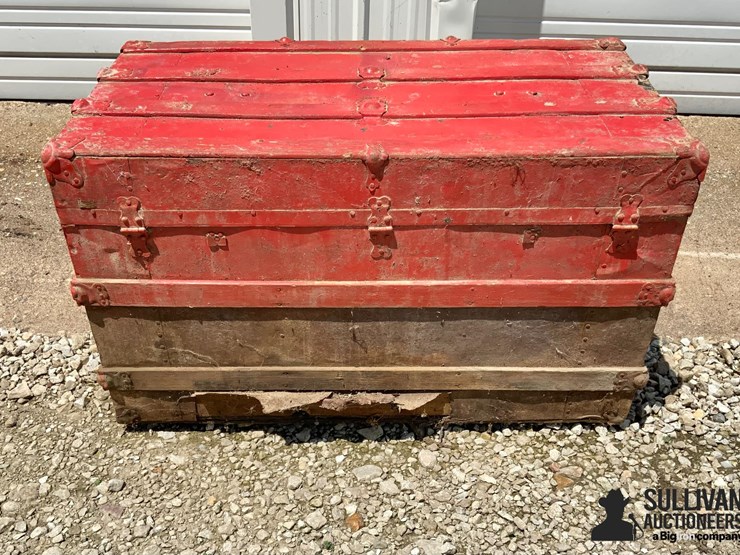 antique-trunk-image-6