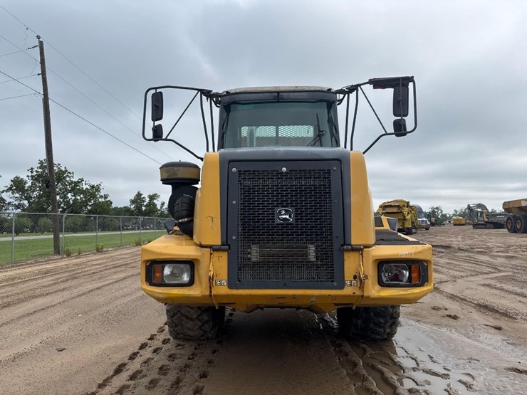 2014-deere-250d-image-3