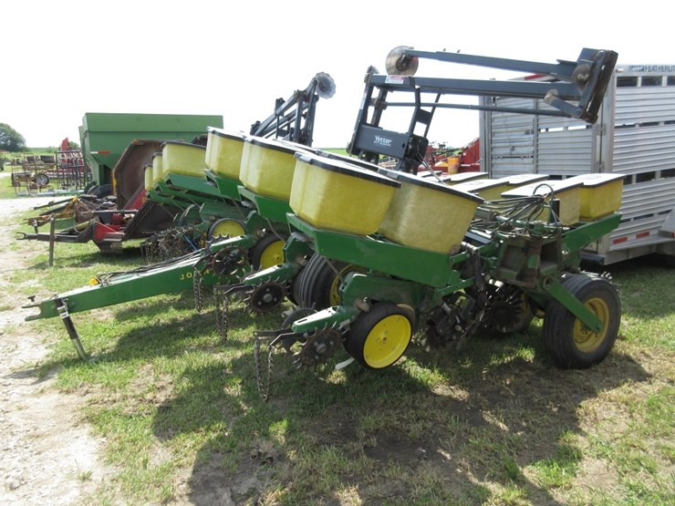 john-deere-750-image-11