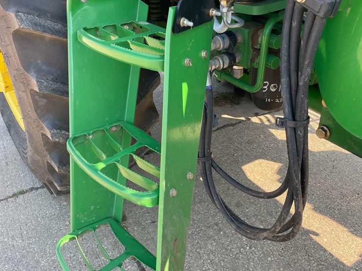 2015-john-deere-6115d-image-16