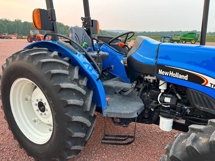 2005-new-holland-tn75a-image-11