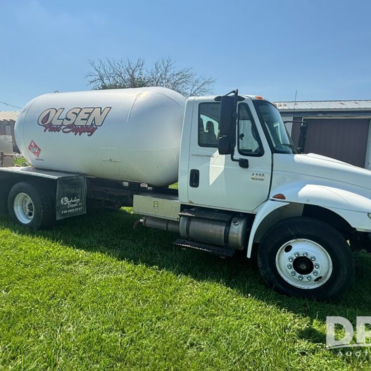 2004 INTERNATIONAL 4300