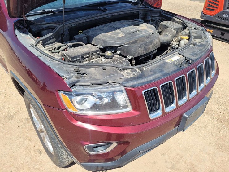 2016-jeep-grand-cherokee-laredo-image-16