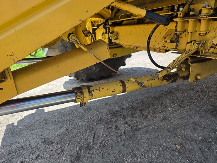 1988-new-holland-tr86-image-16