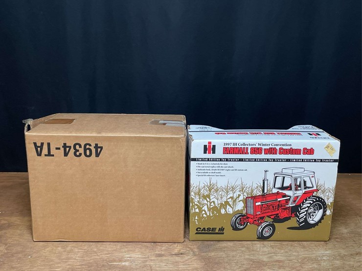 1/16-ih-856-1997-ih-collectors-nib-ertl-image-6