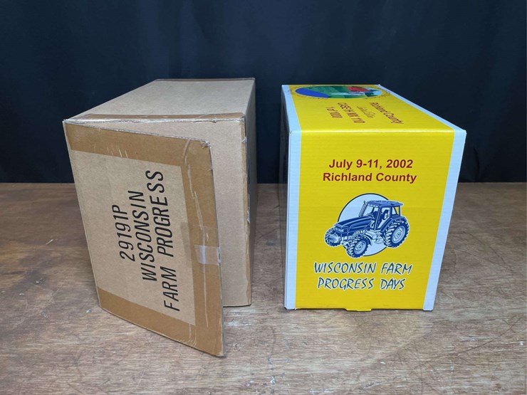 1/16-case-ih-mx110-2002-wisconsin-nib-ertl-image-15