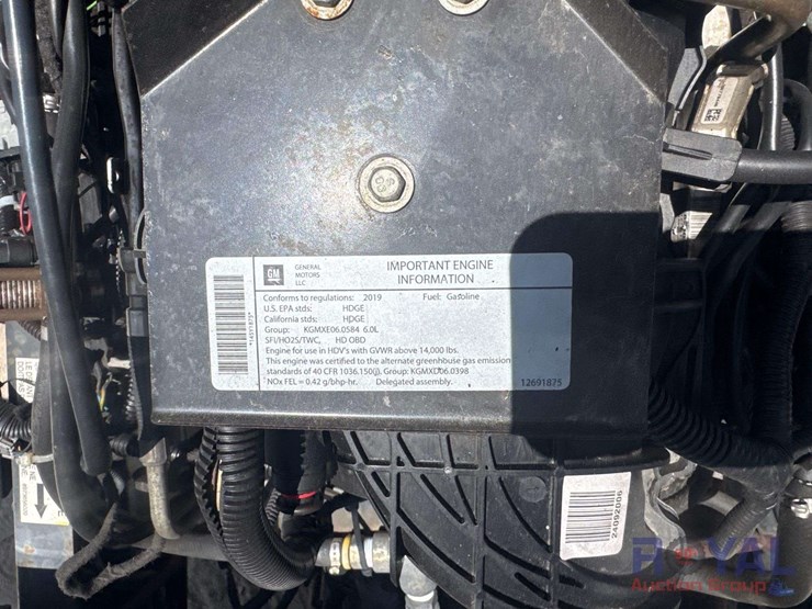 2019-isuzu-npr-image-9