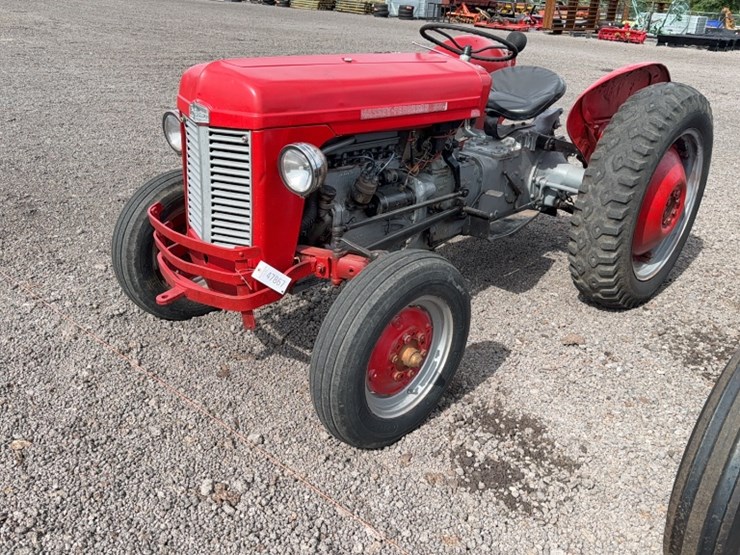 #3052-•-massey-ferguson-35-tractor-image-1