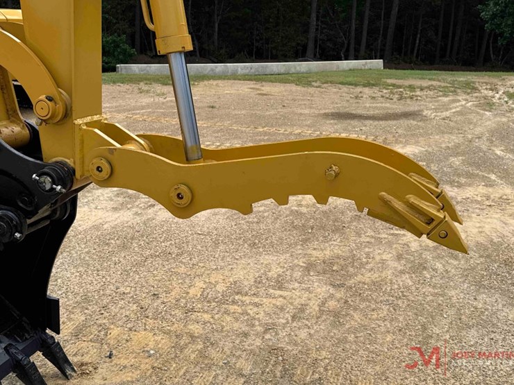 caterpillar-305.5-image-13