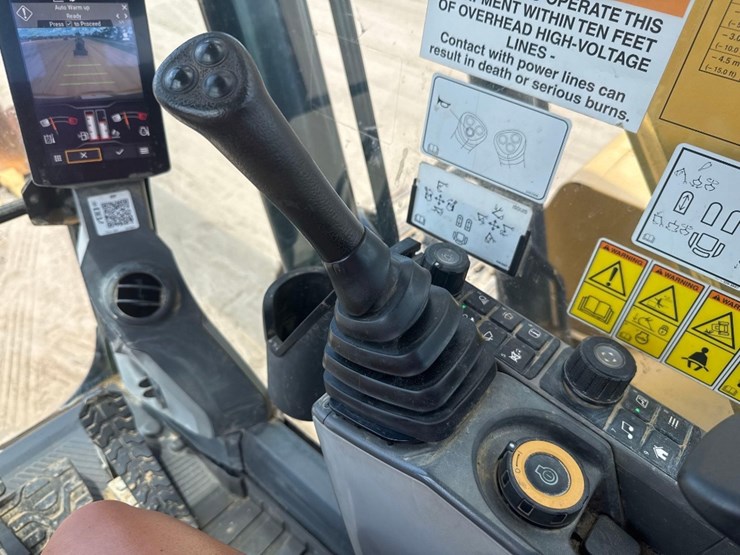 2018-caterpillar-320gc-image-35