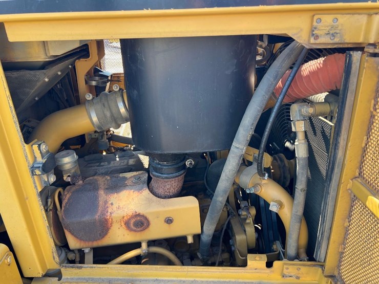 2008-caterpillar-d6t-lgp-image-22