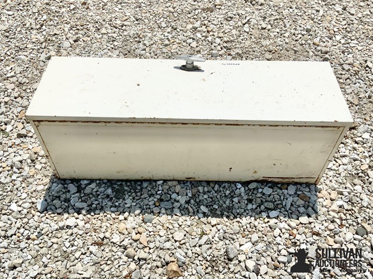 side-mount-truck-tool-box-image-6