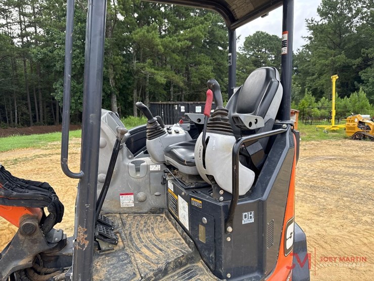 hitachi-zaxis-35u-mini-excavator-image-15