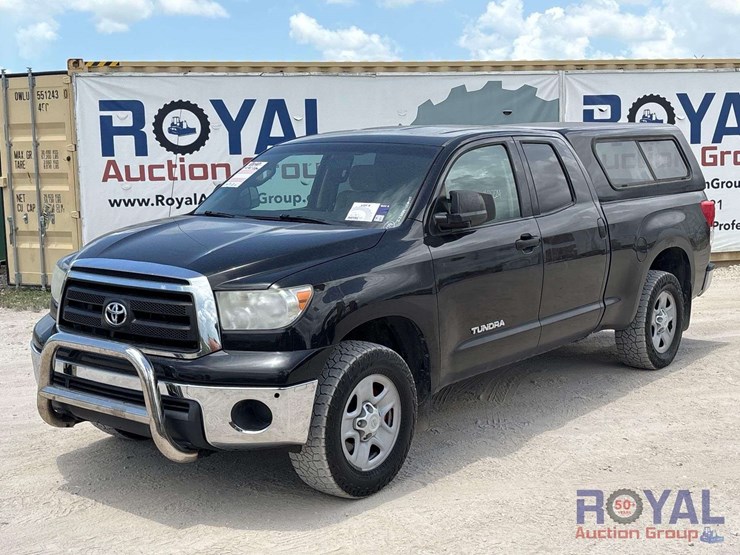 2010-toyota-tundra-image-1