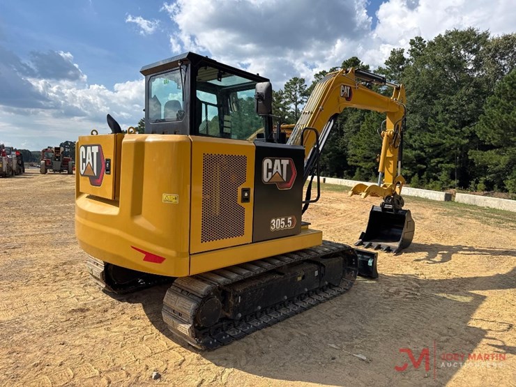 2025-caterpillar-305.5-image-6