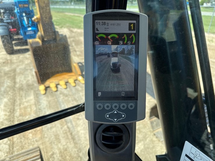 2019-caterpillar-326fl-image-34