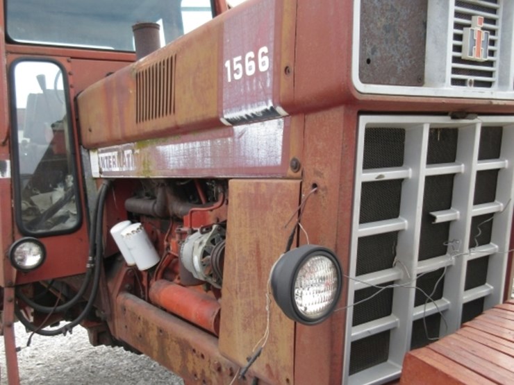 ih-1566-tractor-image-12