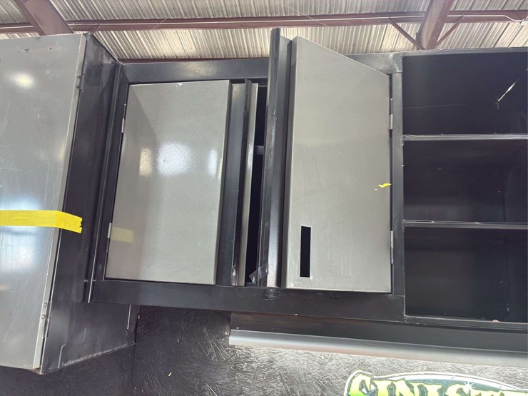 toolbox-w/-wall-cabinets-image-7