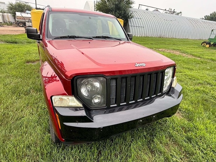 2010-jeep-liberty-image-12